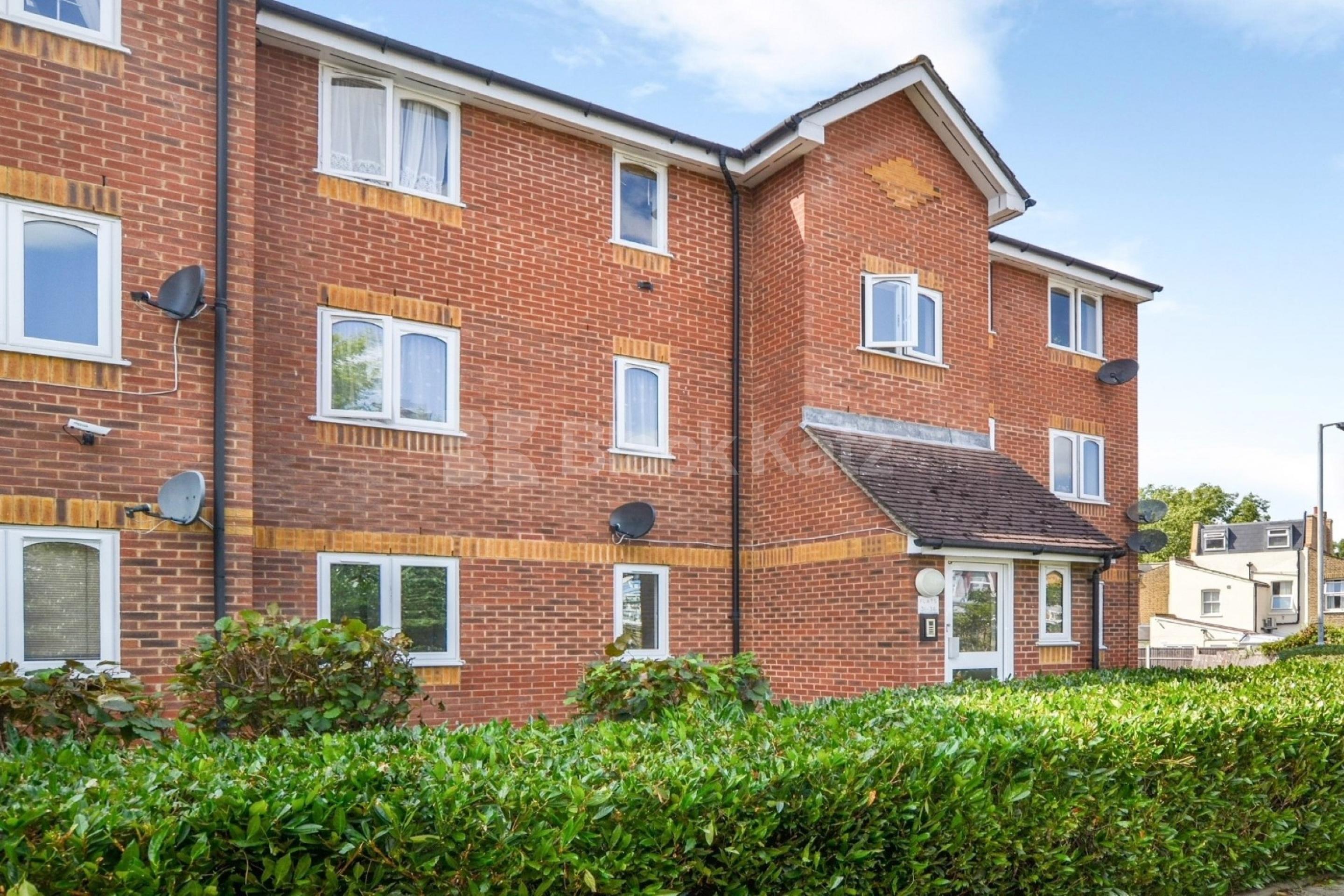 Superbly located, bright and airy ground floor private development   Armoury road , Lewisham  SE8